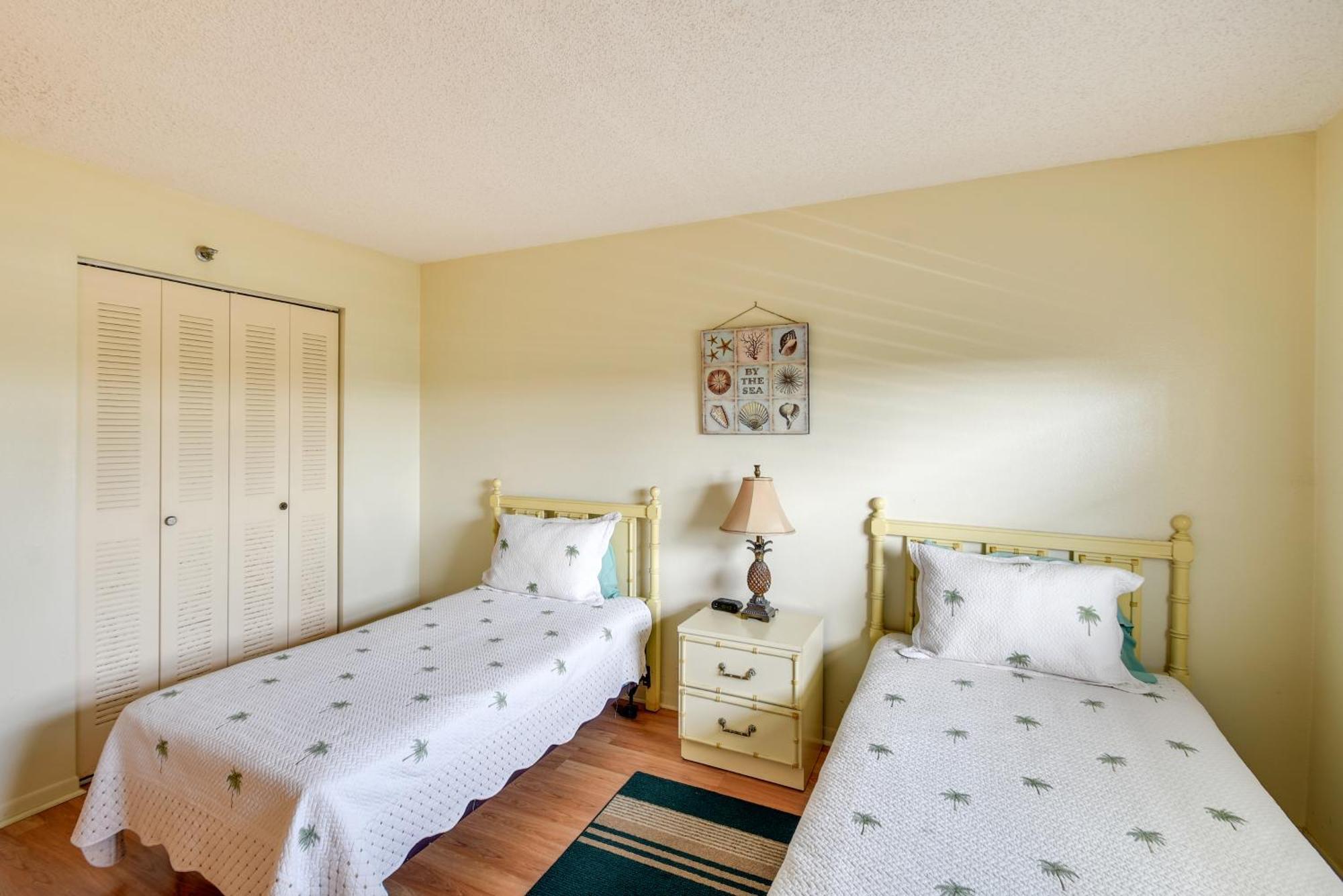 Coastal Condo With Balcony Walk To Madeira Beach! St. Pete Beach Bagian luar foto