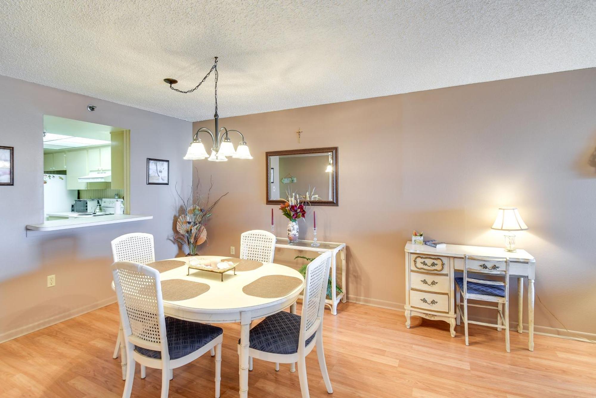 Coastal Condo With Balcony Walk To Madeira Beach! St. Pete Beach Bagian luar foto
